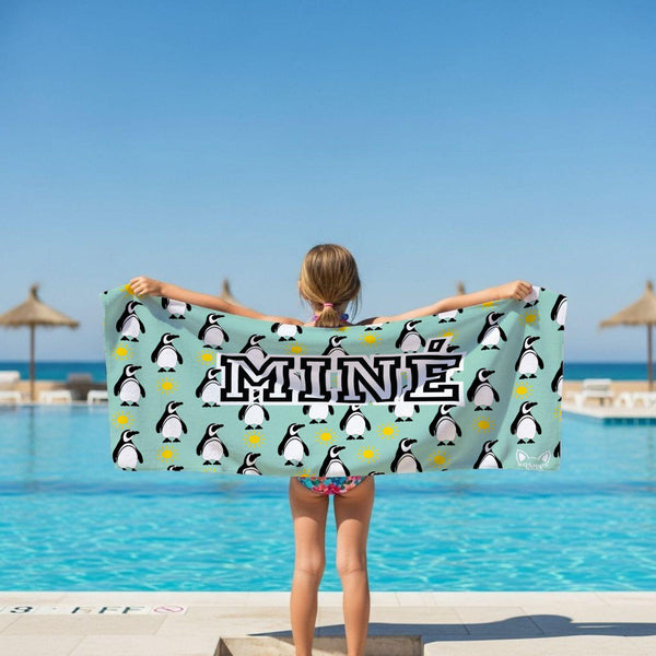 Penguins on Green Pattern l Summer Towel