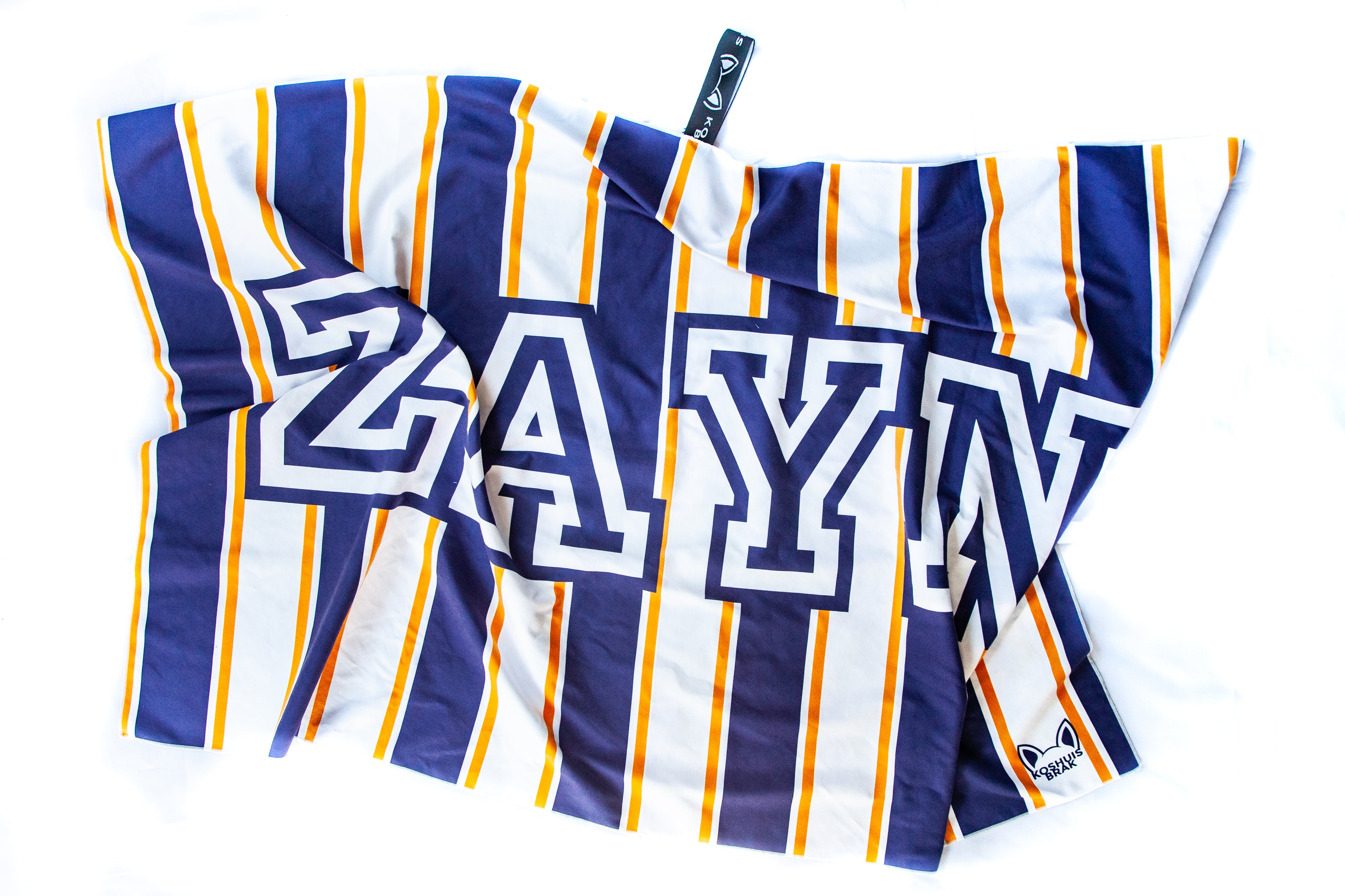 Towel with Vertical Striped Pattern (Available in 9 Colours)