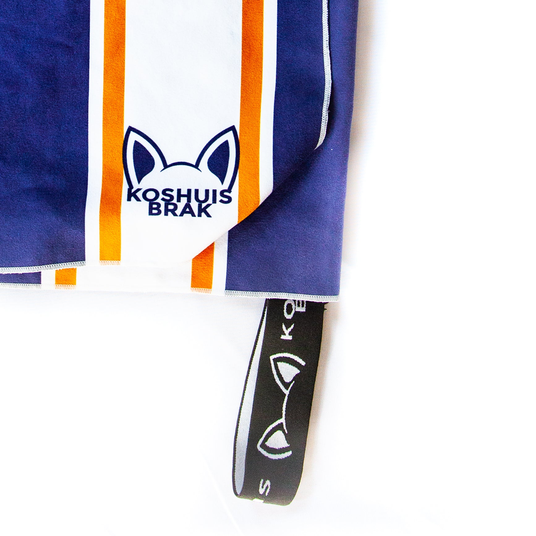 Towel with Vertical Striped Pattern (Available in 9 Colours)